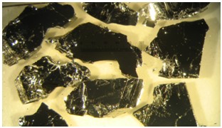 High-quality single crystals of Bi2Se3 grown via the Bridgeman technique